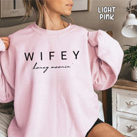 Wifey Honey Moonin' Unisex Heavy Blend™ Crewneck Sweatshirt